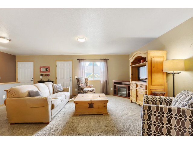 Property Photo 7 Large living room
