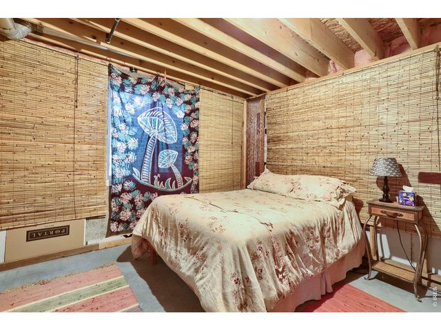Property Photo 20 Non conforming basement bedroom, possible 3rd