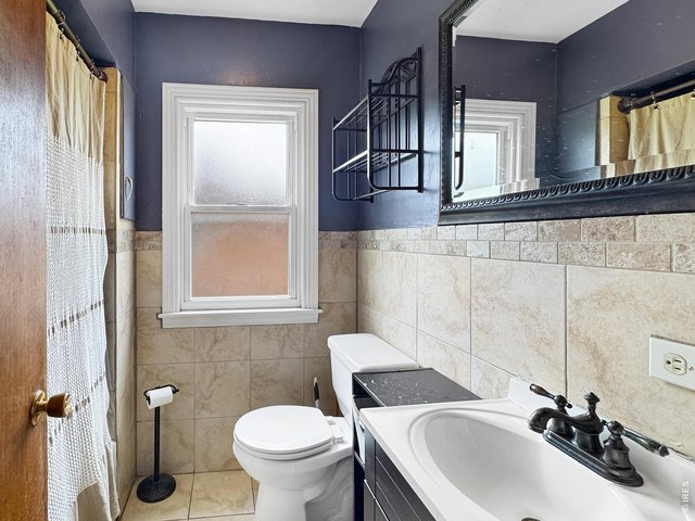 Property Photo 20 Upstairs full bath