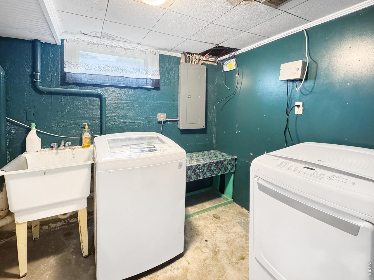 Property Photo 34 Laundry