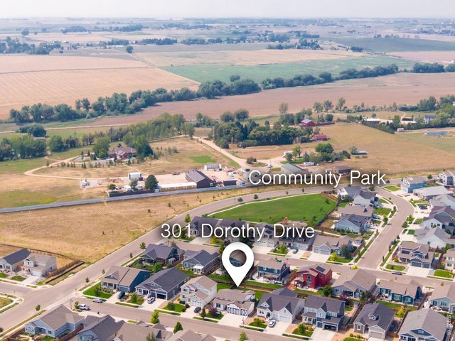 Property Photo 16 2 Community parks in desirable Farmstead, one of the few new home communities that offer a reasonable HOA and no Metrodistrict!