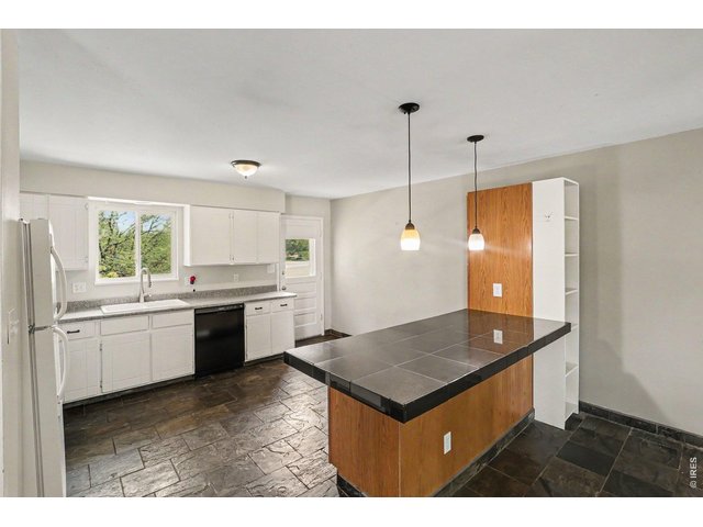 Property Photo 4 Kitchen with island