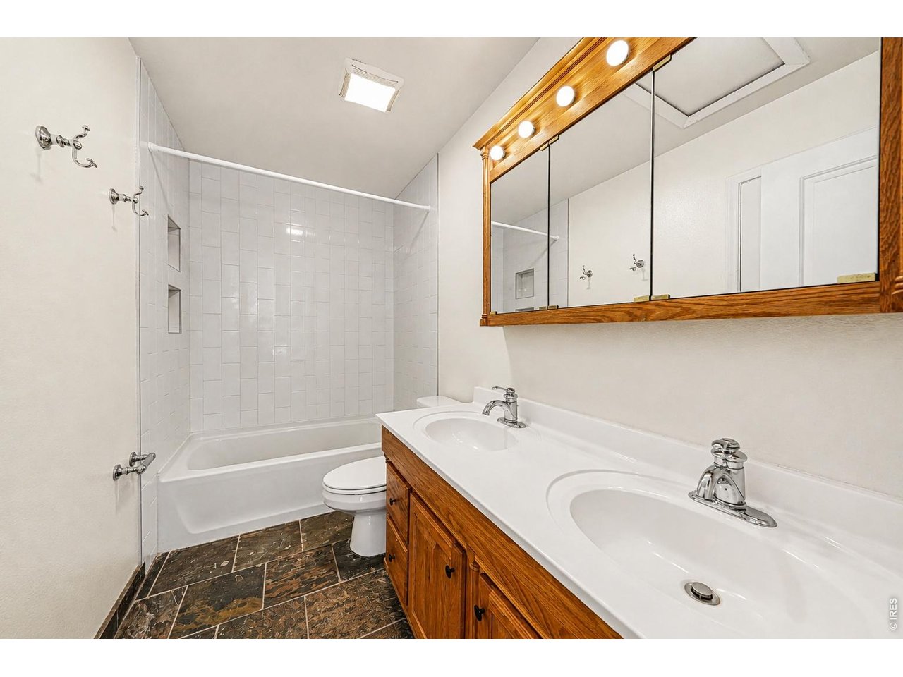 Property Photo 10 Main level bathroom