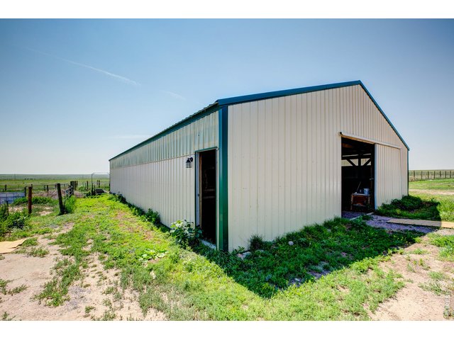Property Photo 34 Large barn for storage or animals