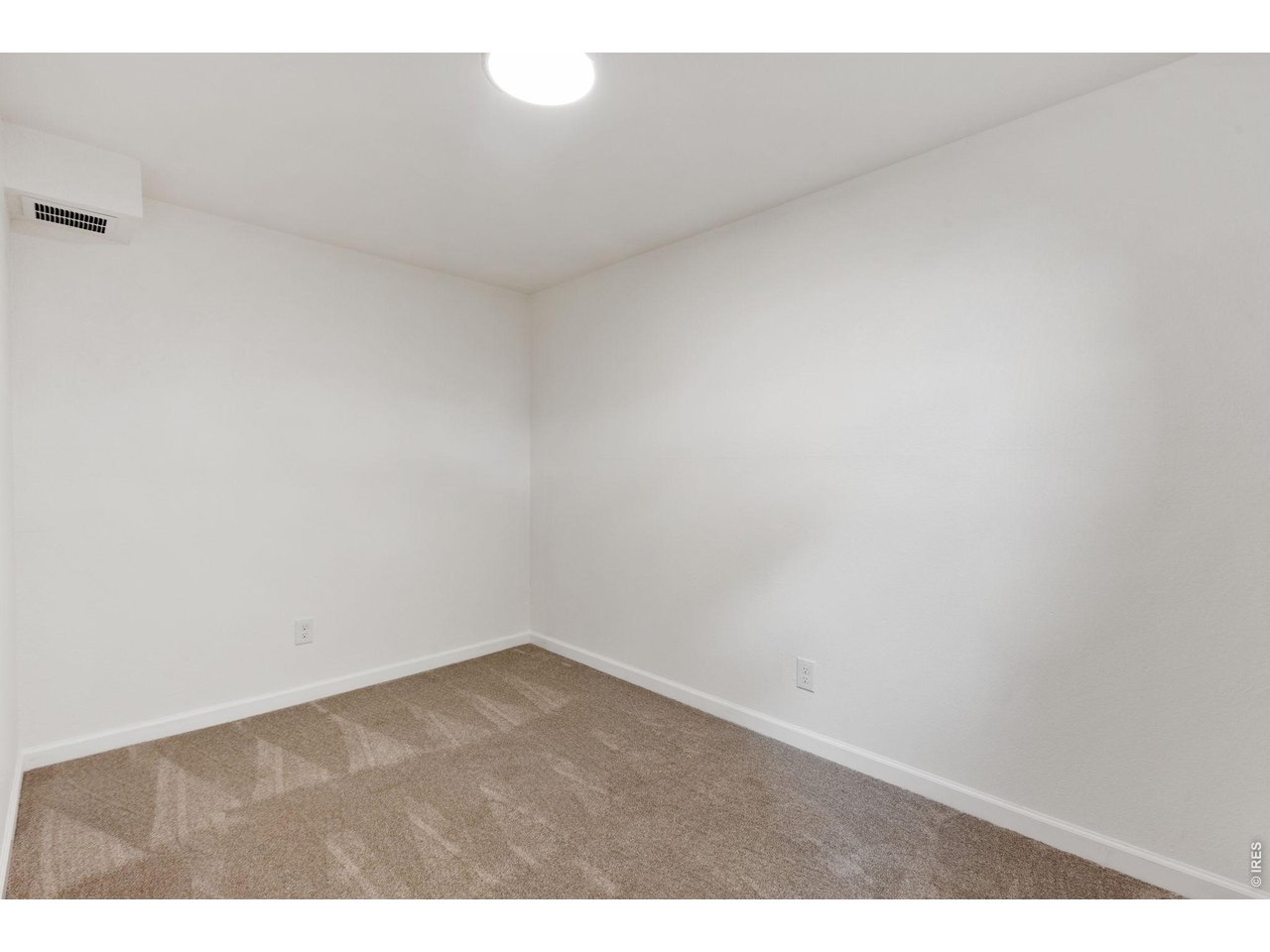 Property Photo 18 Bed 5 in Basement