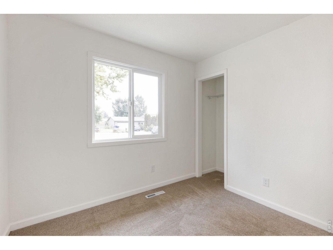 Property Photo 12 Bed 1