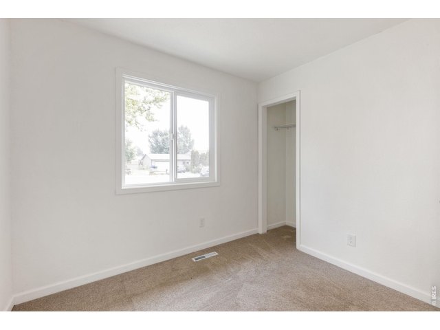 Property Photo 12 Bed 1