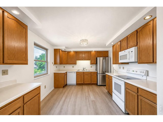 Property Photo 11 Main Level - Kitchen