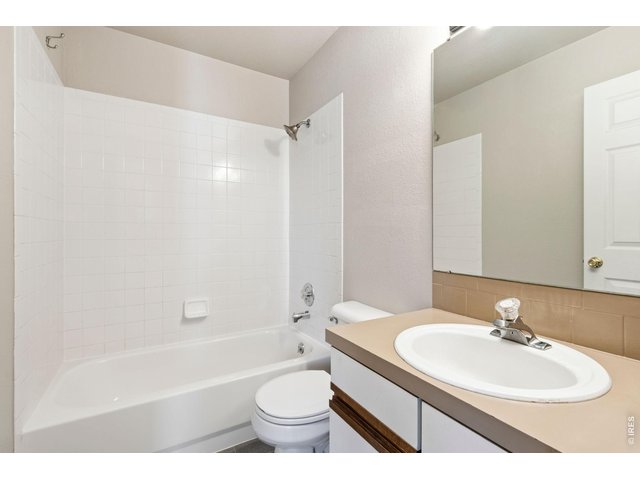 Property Photo 17 Upper full bath