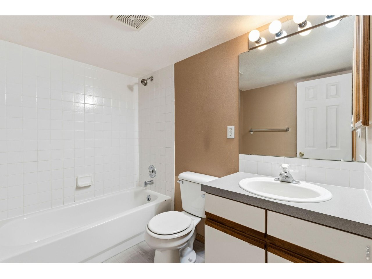 Property Photo 20 Basement full bath