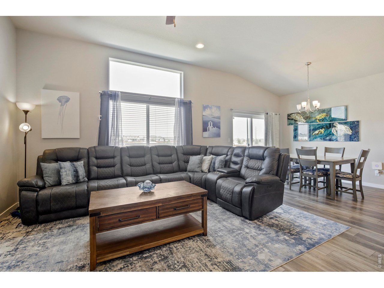 Property Photo 10 Living Room