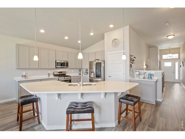Property Photo 5 Kitchen