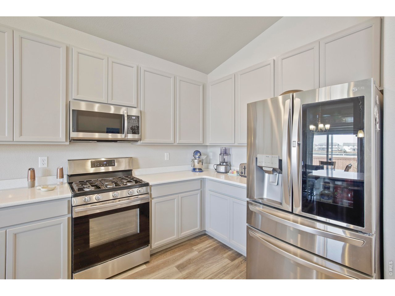 Property Photo 8 Kitchen