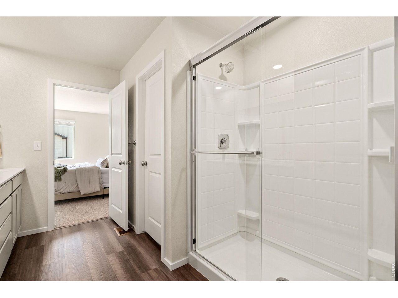 Property Photo 14 Primary bathroom