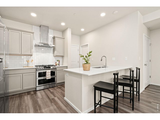Property Photo 9 Kitchen
