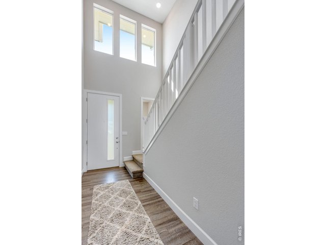 Property Photo 6 Very bright Home!