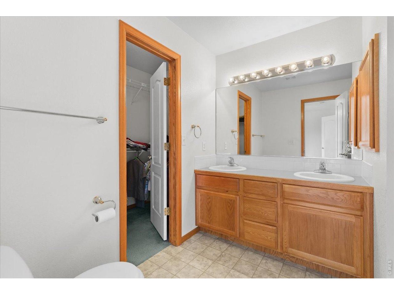 Property Photo 22 Primary Bathroom & Walk-in Closet entrance