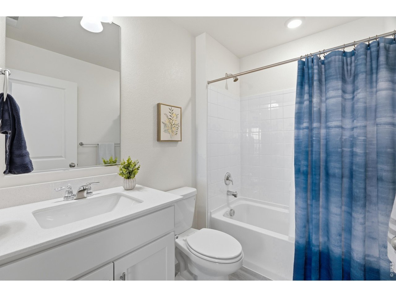 Property Photo 31 Full ensuite bathroom.