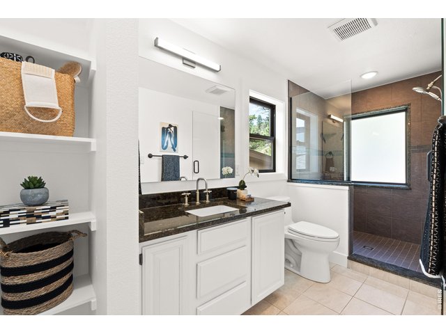 Property Photo 10 Primary Bathroom