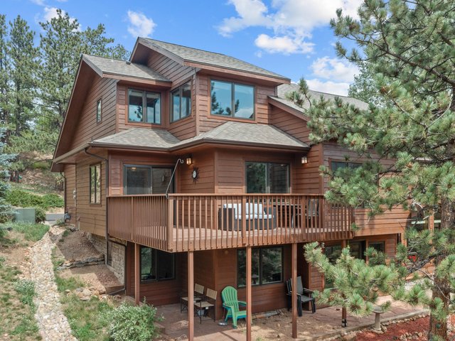 Property Photo 9 Warm mountain home surrounded by pines