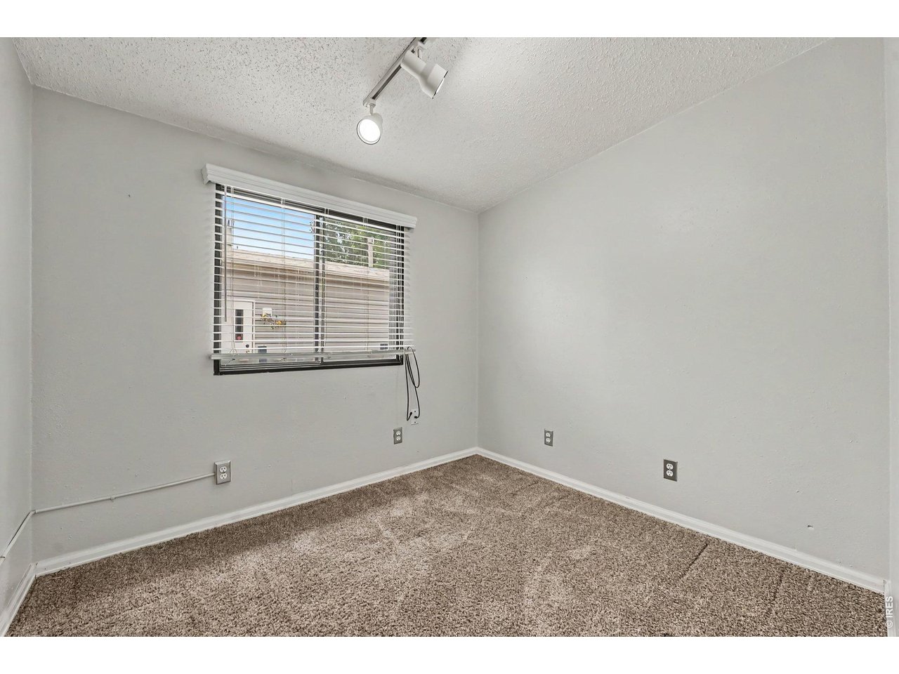 Property Photo 11 Second bedroom/study with no closet