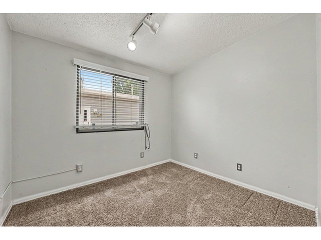 Property Photo 11 Second bedroom/study with no closet