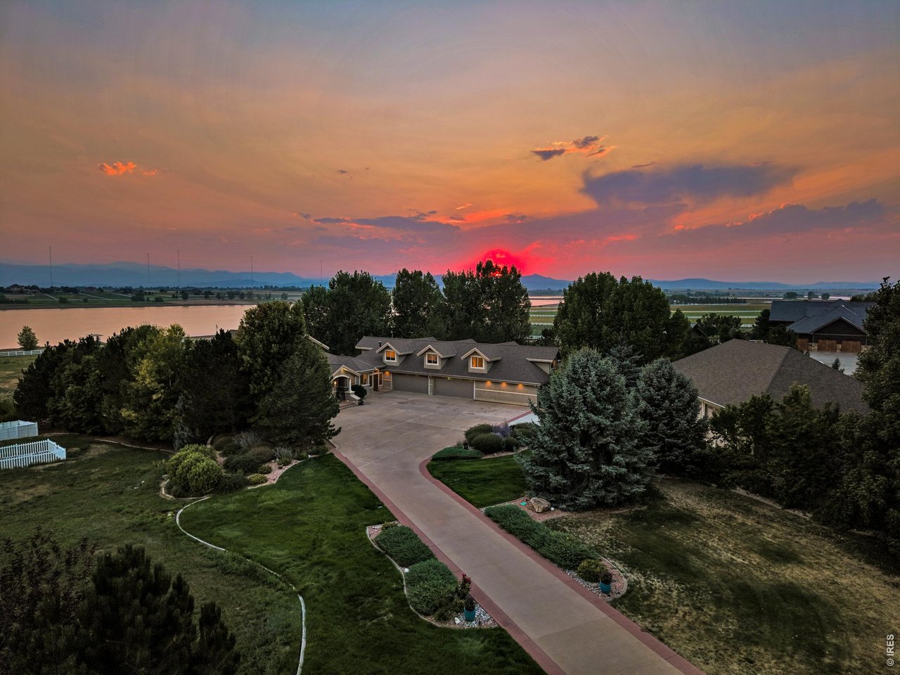 Property Photo 50 Breathtaking Colorado sunsets with sweeping reservoir and mountain views.