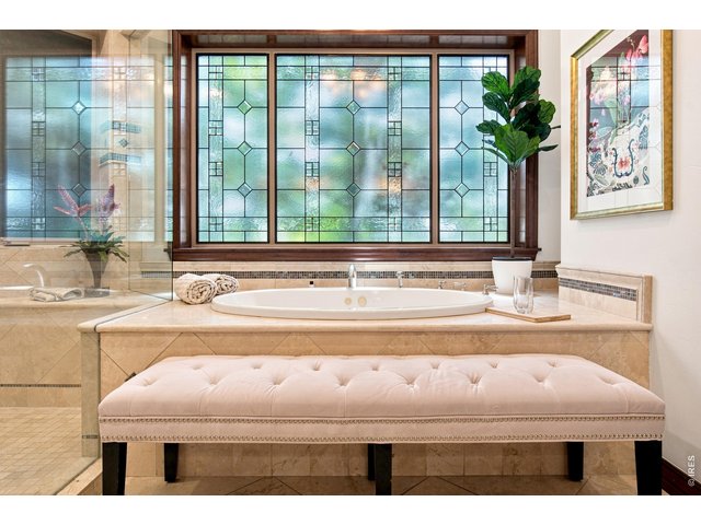 Property Photo 19 Soaking Jetted Tub