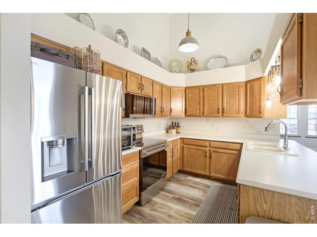 Property Photo 9 Kitchen with lots of Cabinet and Counter Space, Newer Appliances!!!