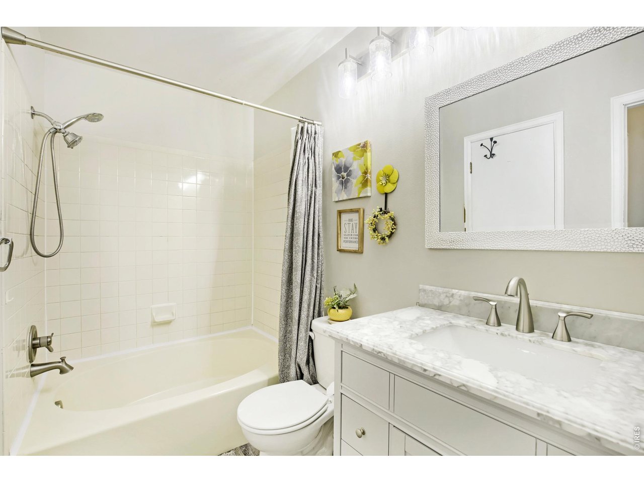 Property Photo 18 Upper Level Full Bath with Newer Vanity!!!