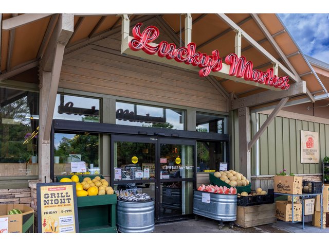 Property Photo 50 A 2 minute walk and you'll arrive at Lucky's Market, a coffee shop, restaurants, and more!