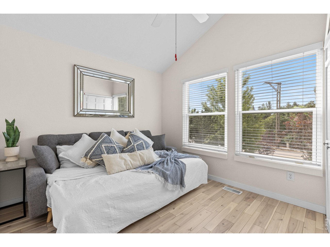 Property Photo 31 Front south-facing bedroom enjoys glorious light and flatiron views
