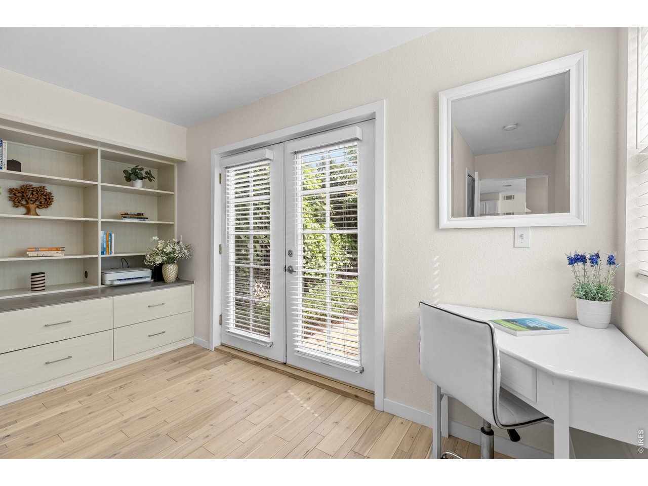 Property Photo 19 Cheerful work space w/ direct access to the garden