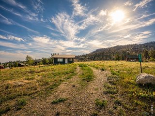 150 Wolf Dr Drake, CO 80515