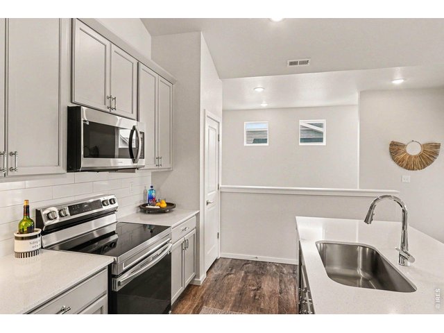 Property Photo 4 Functional kitchen