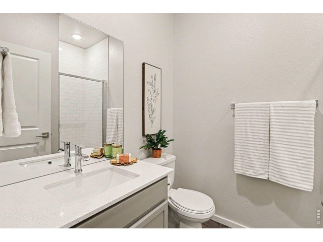 Property Photo 12 2nd bath