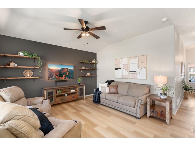 Property Photo 4 Living Room