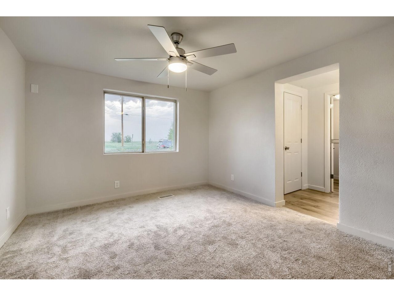 Property Photo 16 Master