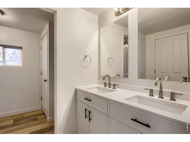 Property Photo 18 Master Bath
