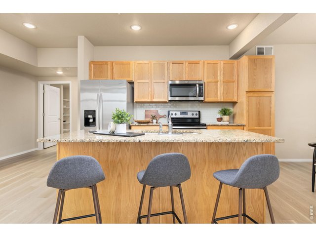 Property Photo 5 Kitchen and Island