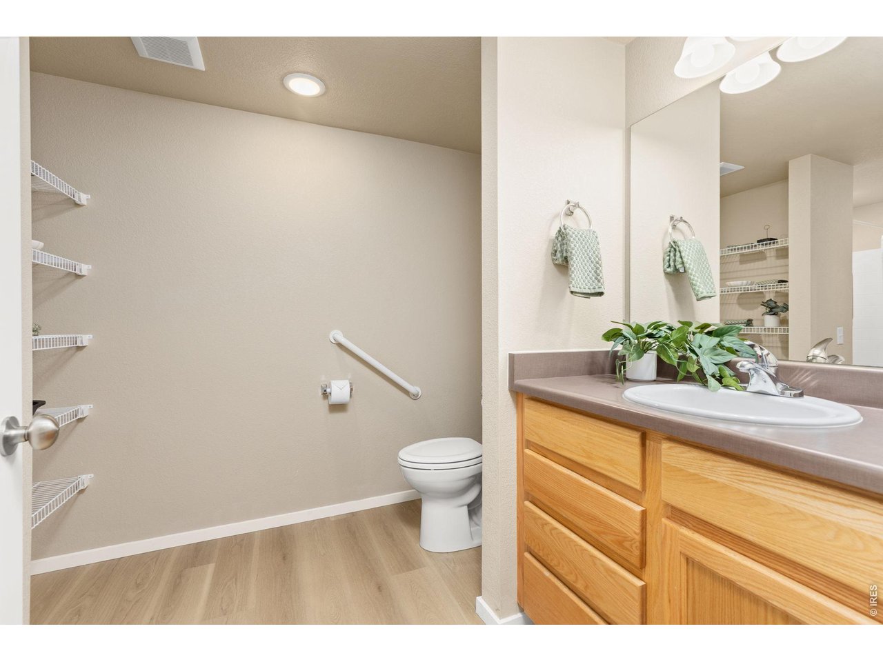 Property Photo 12 Primary Full Bathroom