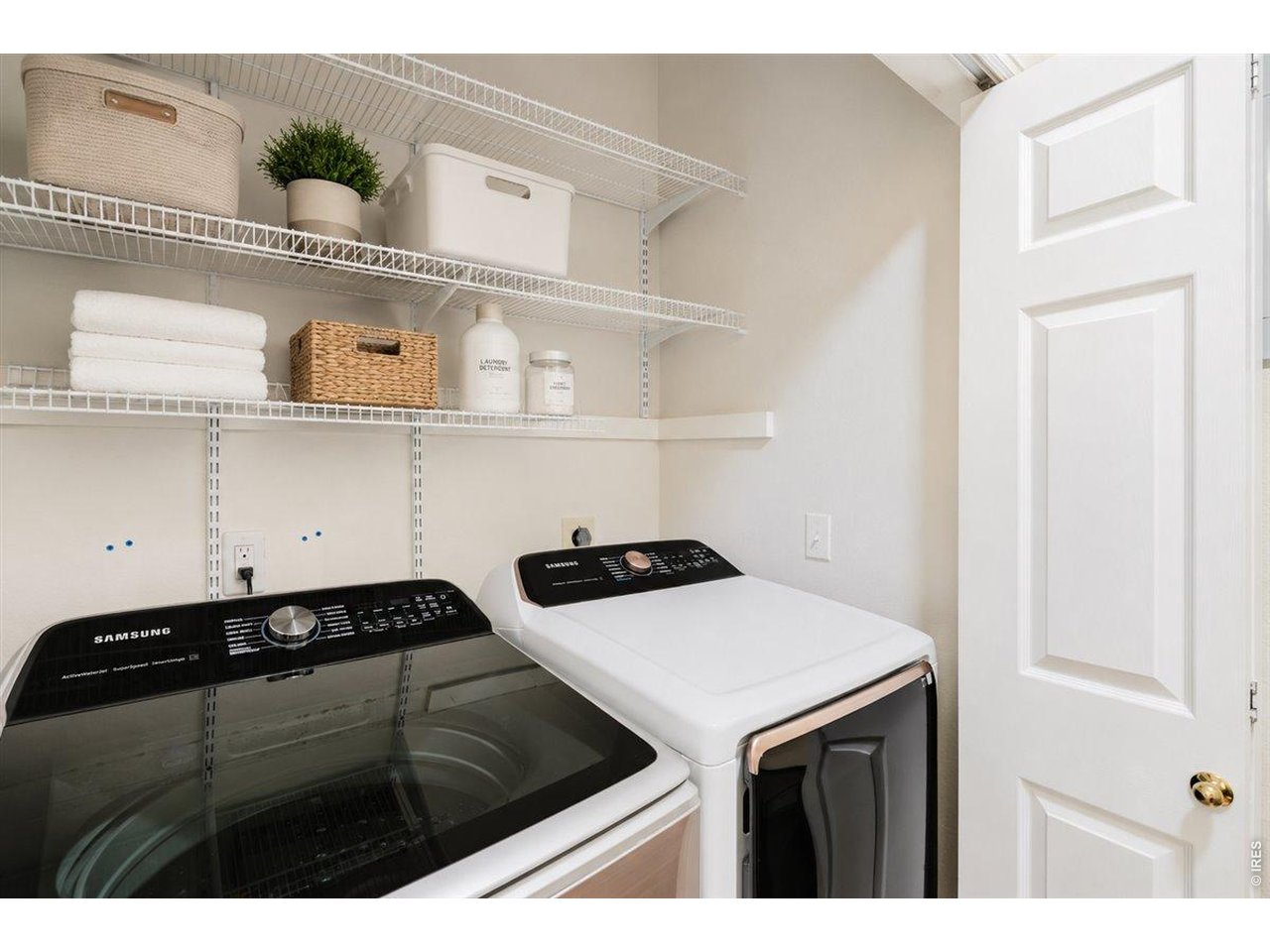 Property Photo 27 newer in-unit washer/dryer