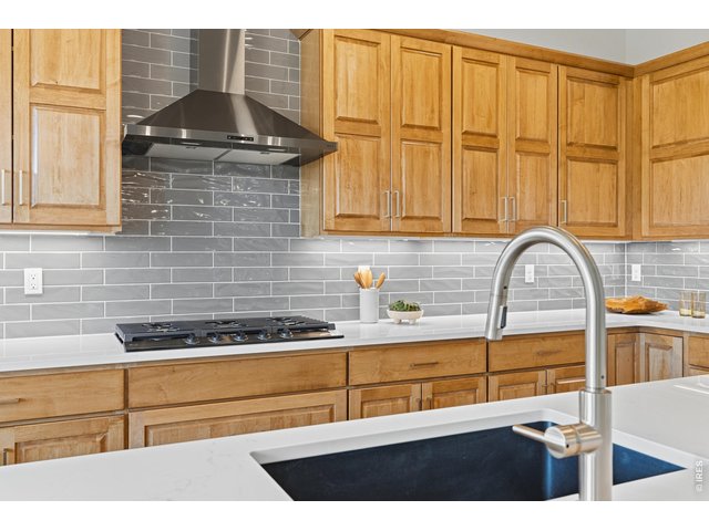 Property Photo 9 Full bowl composite sink.