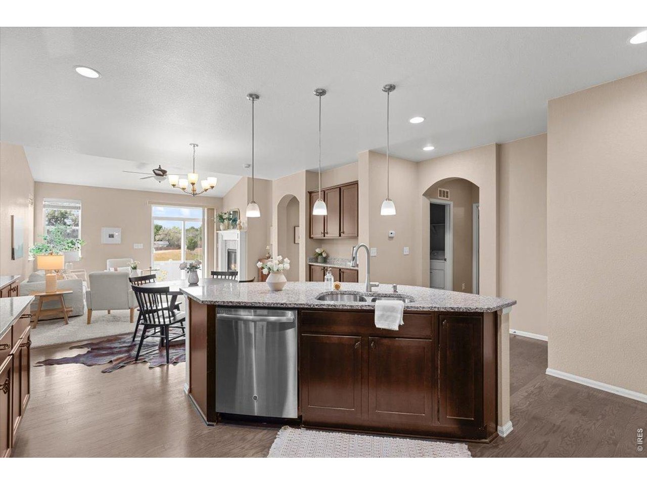 Property Photo 11 Spacious Kitchen Island
