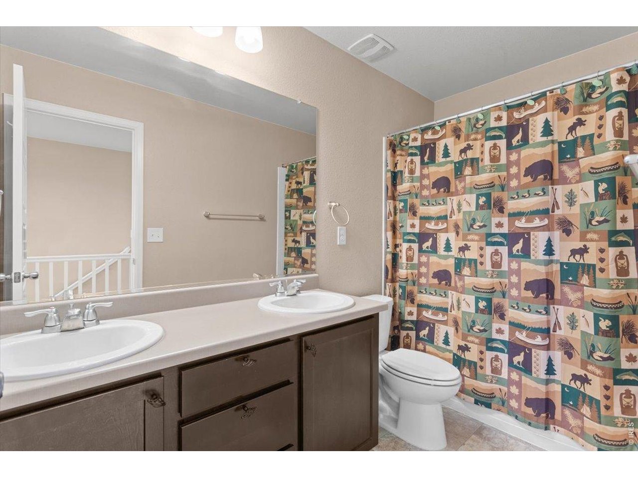 Property Photo 33 Upstairs Hall Bathroom