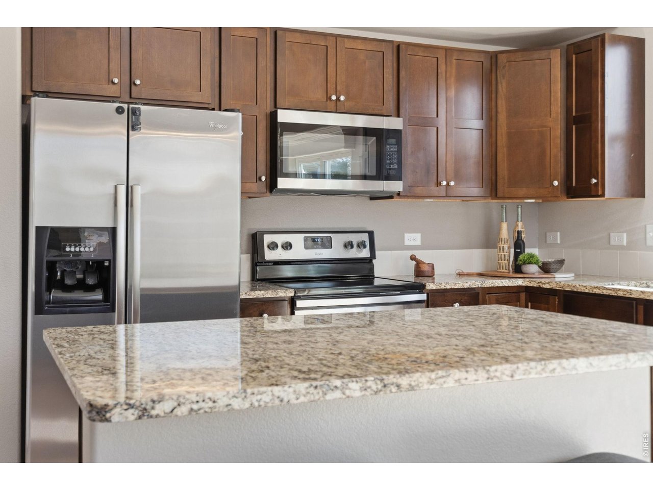 Property Photo 3 Stainless steel appliances - all appliances included.