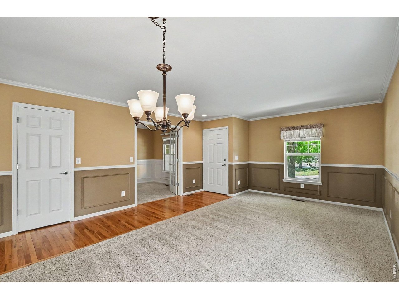 Property Photo 4 Dining/Family Room