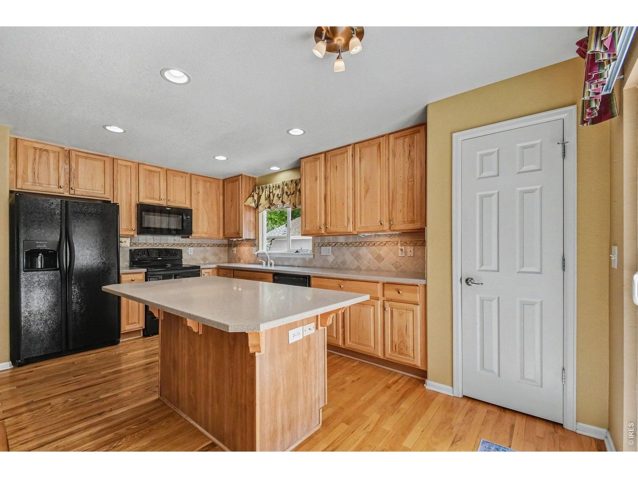 Property Photo 10 Bright and Open Kitchen