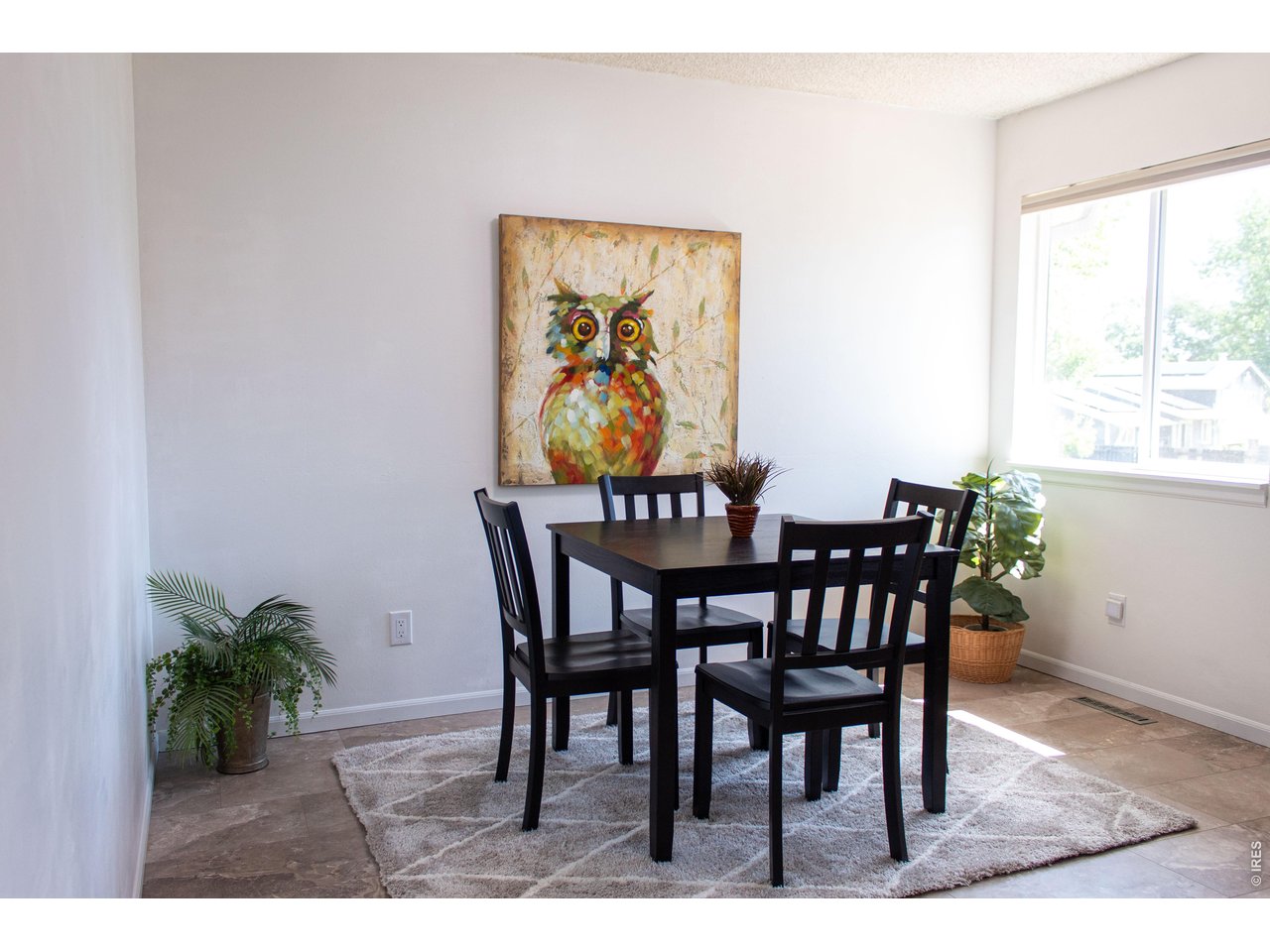 Property Photo 16 Eat-in-kitchen