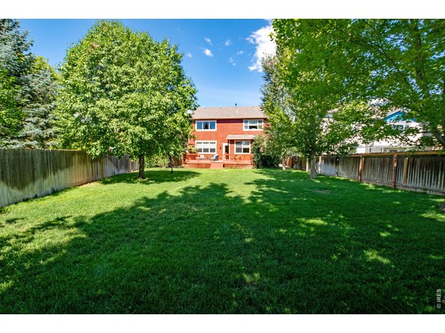 Property Photo 33 Large fully fenced backyard